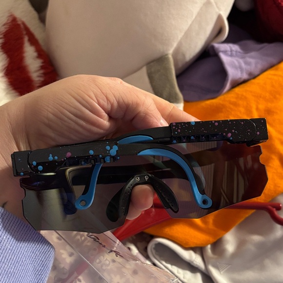 Rainbow Sports Glasses - Picture 3 of 3